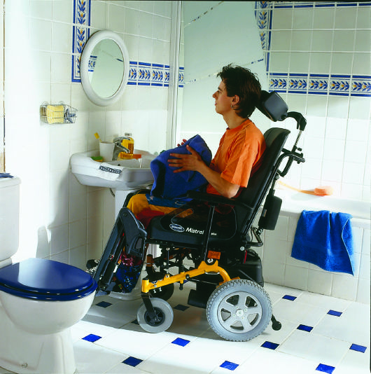 Handicap, mobilité réduite : accessoires bain et douche - Conseils santé