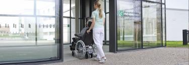 Aide à la poussée fauteuil roulant Invacare Alber viaplus V12