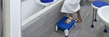 Tabouret de bain et douche Invacare Aquatec Step