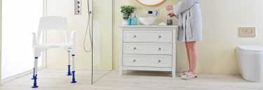 Tabouret de douche fixe Invacare Aquatec Pico