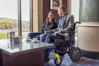 Nouveau fauteuil roulant électrique Invacare Esprit Action Nouveau fauteuil roulant électrique Invacare Esprit Action
