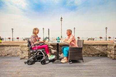 Fauteuil roulant électrique pliable