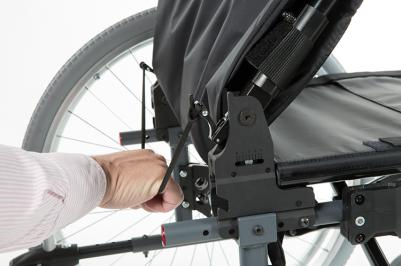 Fauteuil roulant Invacare Action 4NG - Dossier rabatable 