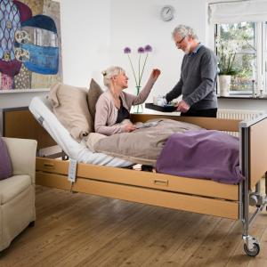 lit medicalise invacare accent personne agee