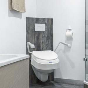 Réhausse WC Invacare Aquatec 900
