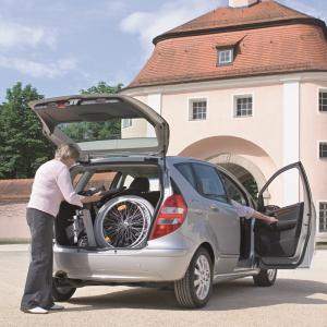 Motorisation fauteuil roulant manuel Invacare Alber viamobil eco V14 - Rangement voiture