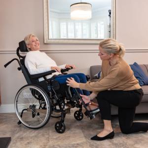 Fauteuil roulant confort Invacare Clematis Pro - Maintien à domicile