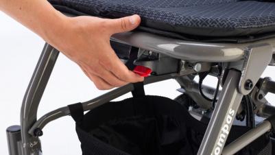 Fauteuil roulant électrique intérieur pliant Invacare Kompas