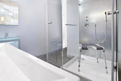 Tabouret de douche Invacare Aquatec Sorrento - Personne agée